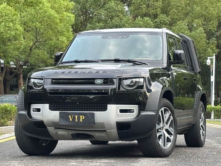 Land Rover Defender 2024 2024款 110 3.0T P400 暗黑特别版