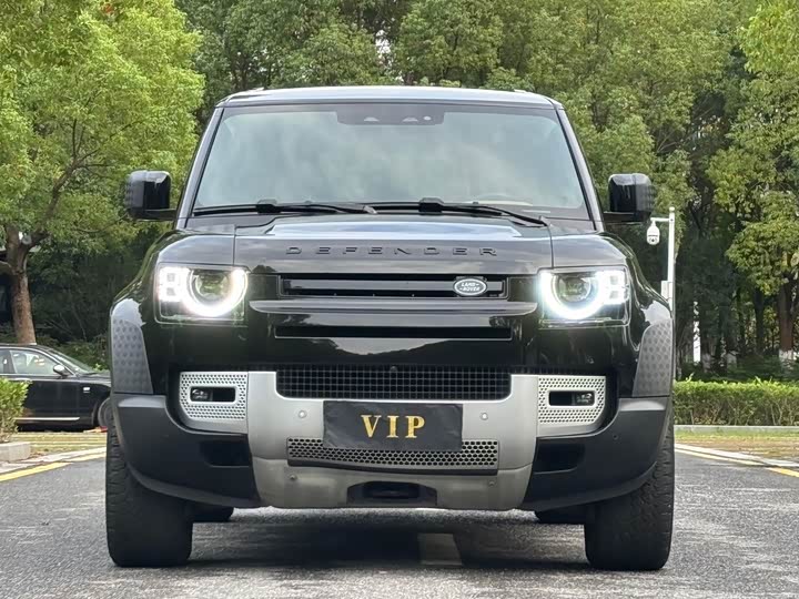 Land Rover Defender 2024 2024款 110 3.0T P400 暗黑特别版