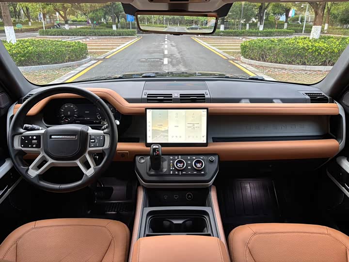 Land Rover Defender 2024 2024款 110 3.0T P400 暗黑特别版