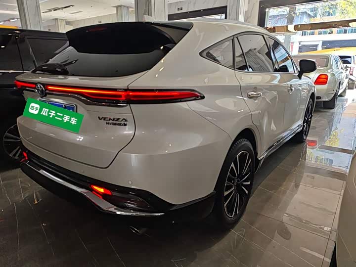 Toyota Venza 2023 2023款 2.5L智能电混双擎 两驱尊贵版