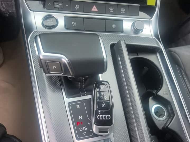 Audi A6L Hybrid 2020 2020款 55 TFSI e quattro