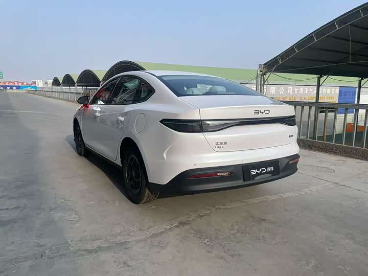 BYD Seal 05 DM-i Hybrid 2025 2025款 DM-i 智驾版 55KM豪华型