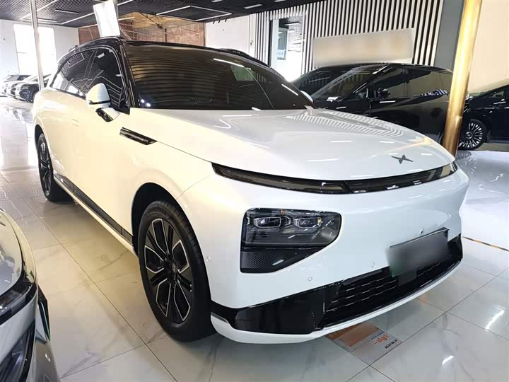 2025 XPeng G9