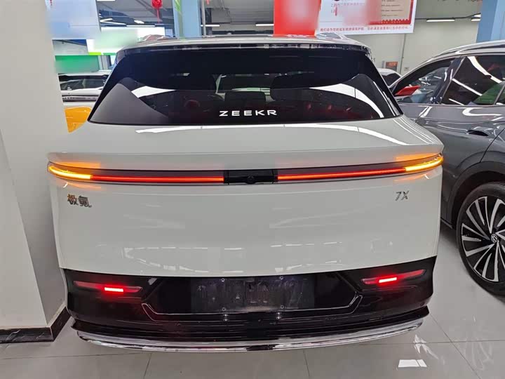 Zeekr 7X 2025 2025款 100kWh 长续航后驱智驾版