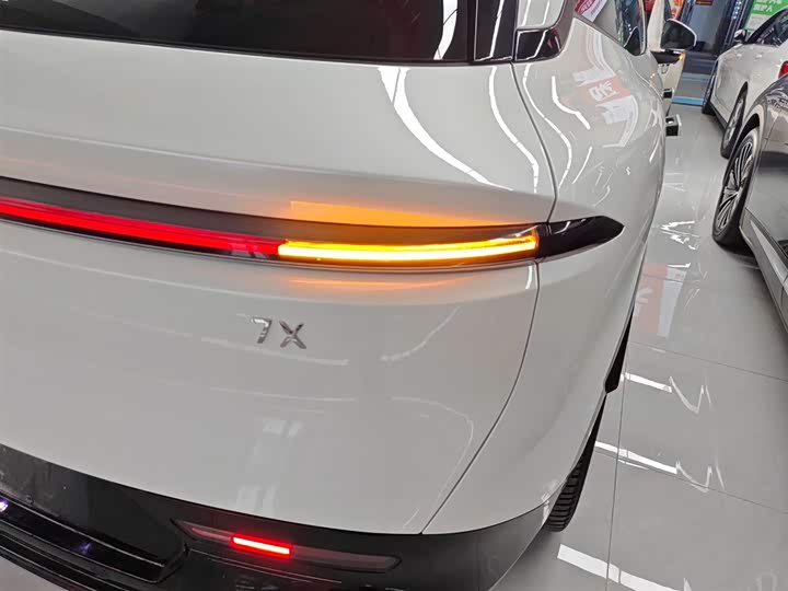Zeekr 7X 2025 2025款 100kWh 长续航后驱智驾版
