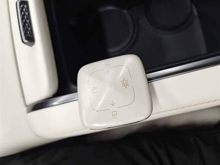 Zeekr 7X 2025 2025款 100kWh 长续航后驱智驾版