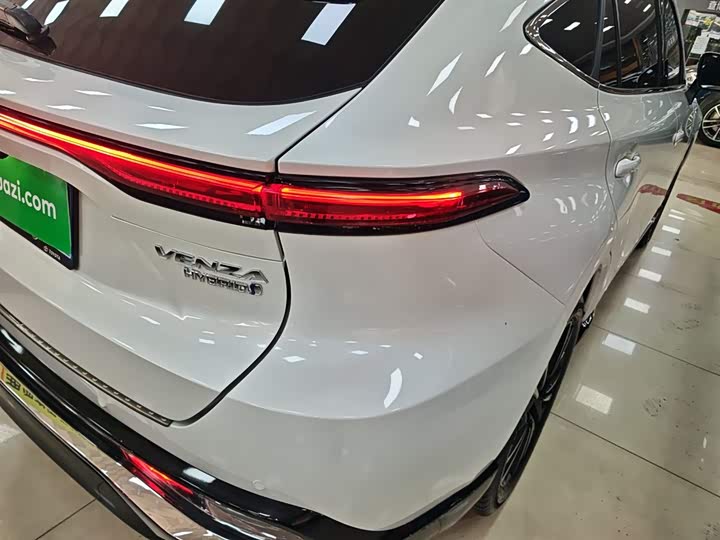 Toyota Venza 2023 2023款 2.5L智能电混双擎 两驱尊贵版