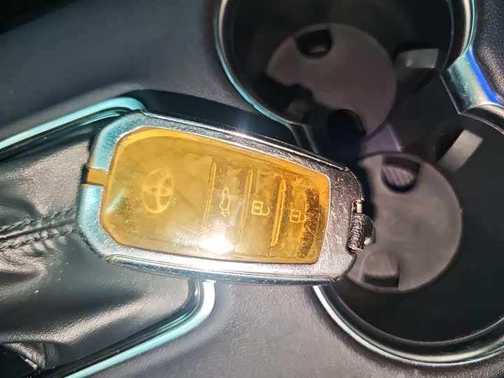 Toyota Venza 2023 2023款 2.5L智能电混双擎 两驱尊贵版