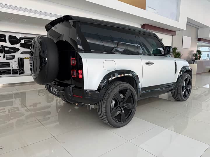 Land Rover Defender 2025 2025款 90 3.0T P400 X-Dynamic HSE
