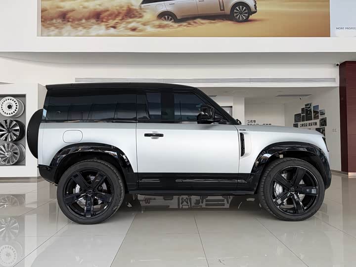 Land Rover Defender 2025 2025款 90 3.0T P400 X-Dynamic HSE