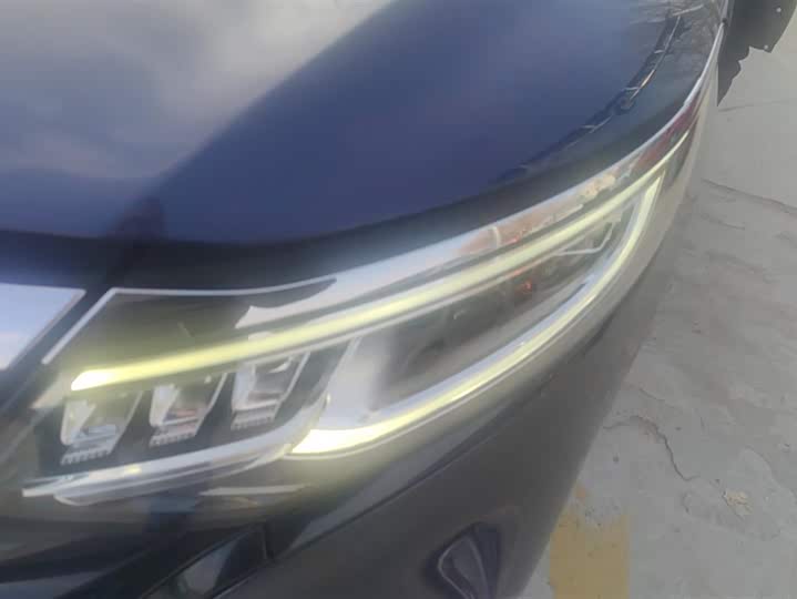 Roewe iMax 8 2022 2022款 400TGI 欢聚版