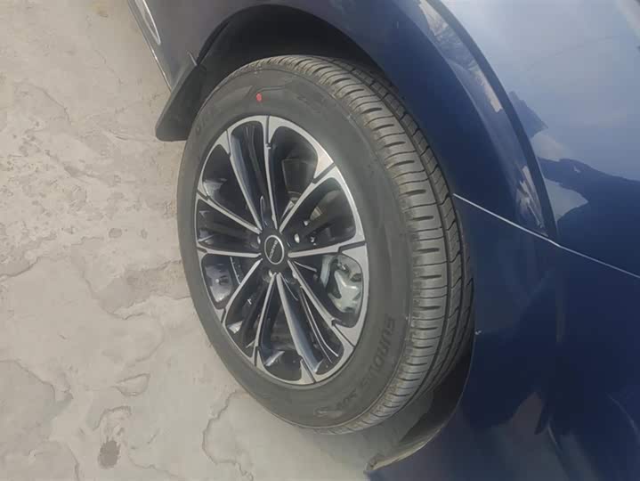 Roewe iMax 8 2022 2022款 400TGI 欢聚版