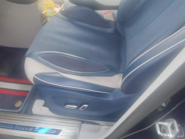 Roewe iMax 8 2022 2022款 400TGI 欢聚版