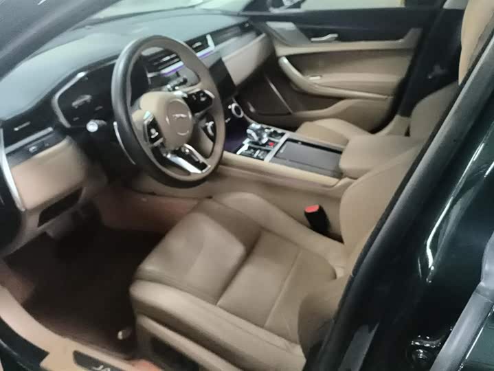Jaguar XF L 2024 2024款 2.0T P250 两驱尊享豪华版