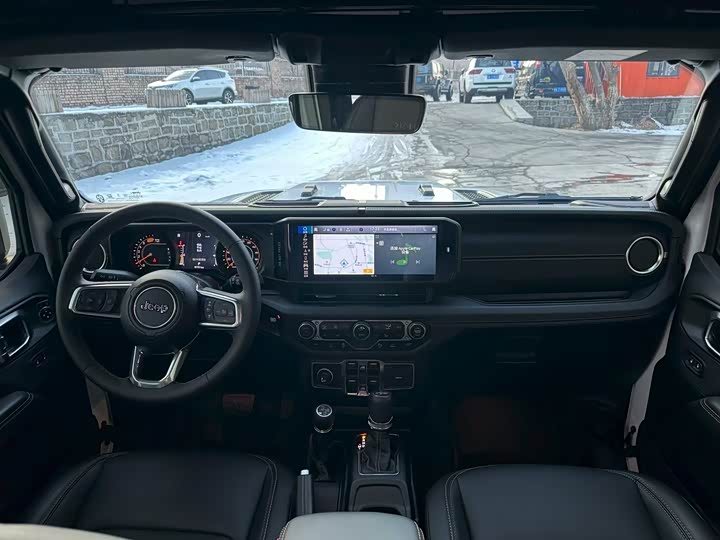 Jeep Wrangler 2024 2024款 2.0T 撒哈拉四门版