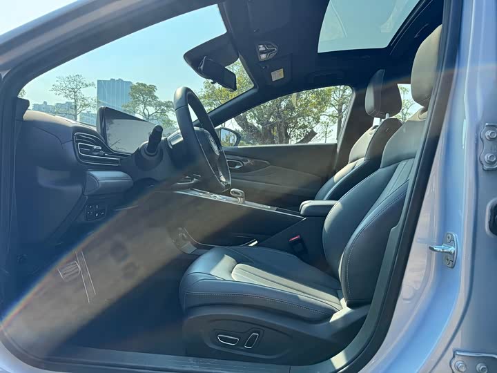 GAC Trumpchi Empow R 2024 2024款 270T DCT 影豹R-Style版