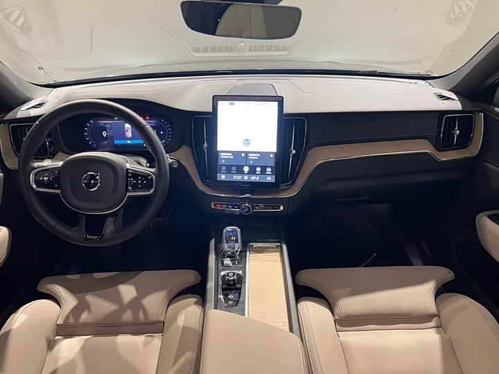 Volvo XC60 2026 2026款 B5 四驱智远豪华版