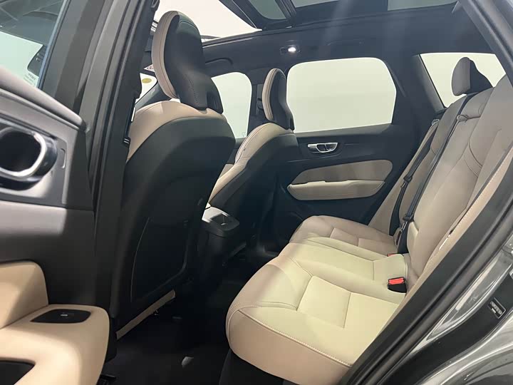 Volvo XC60 2026 2026款 B5 四驱智远豪华版