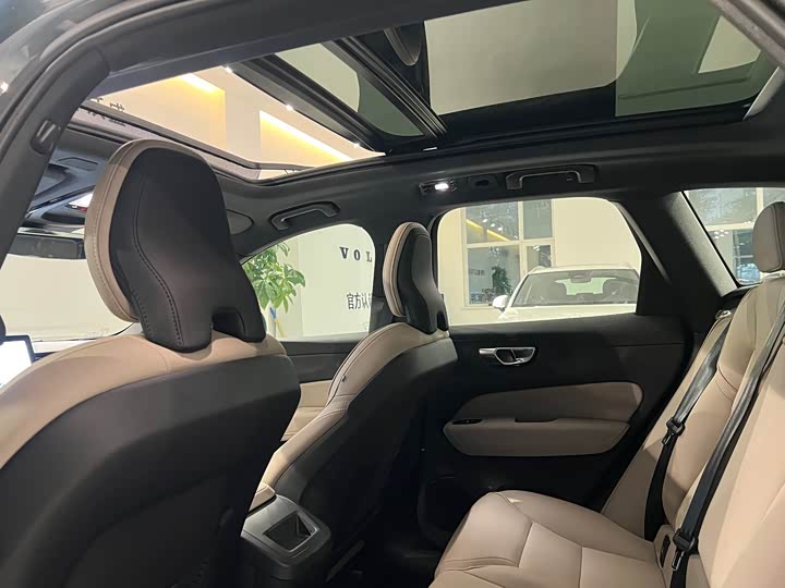 Volvo XC60 2026 2026款 B5 四驱智远豪华版