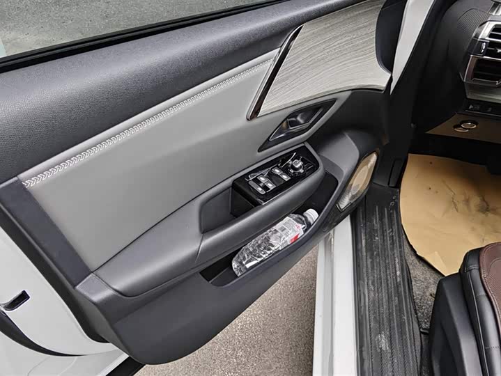 Citroen C5 X 2022 2022款 1.6T 享不凡 虎年开门红版