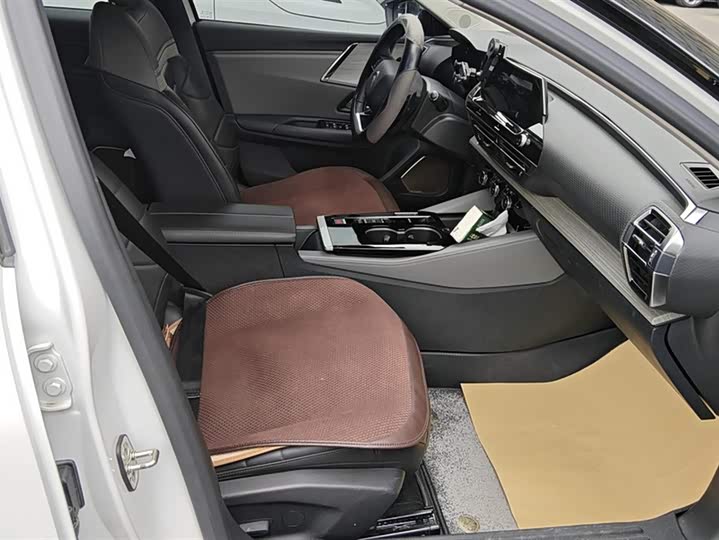 Citroen C5 X 2022 2022款 1.6T 享不凡 虎年开门红版