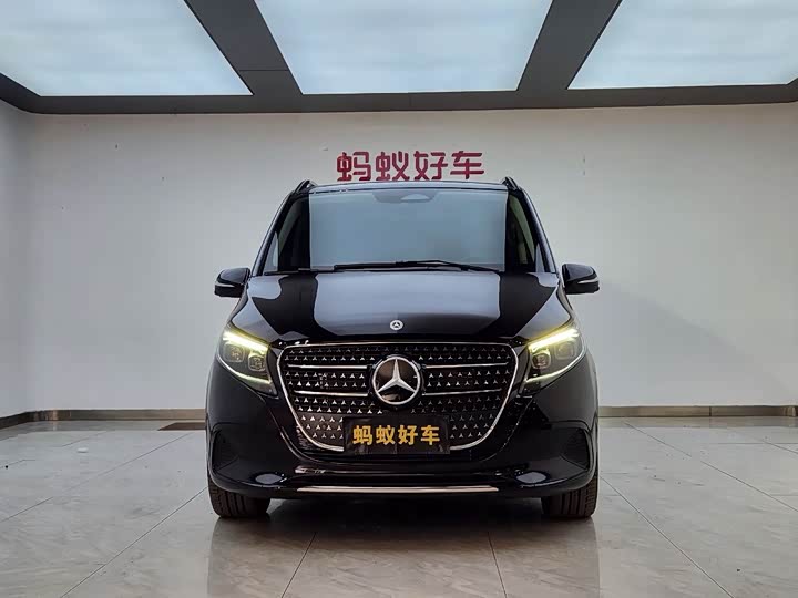 Mercedes-Benz V-Class 2024 2024款 V 300 L 长轴距尊贵版