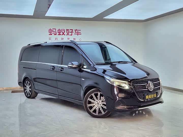 Mercedes-Benz V-Class 2024 2024款 V 300 L 长轴距尊贵版