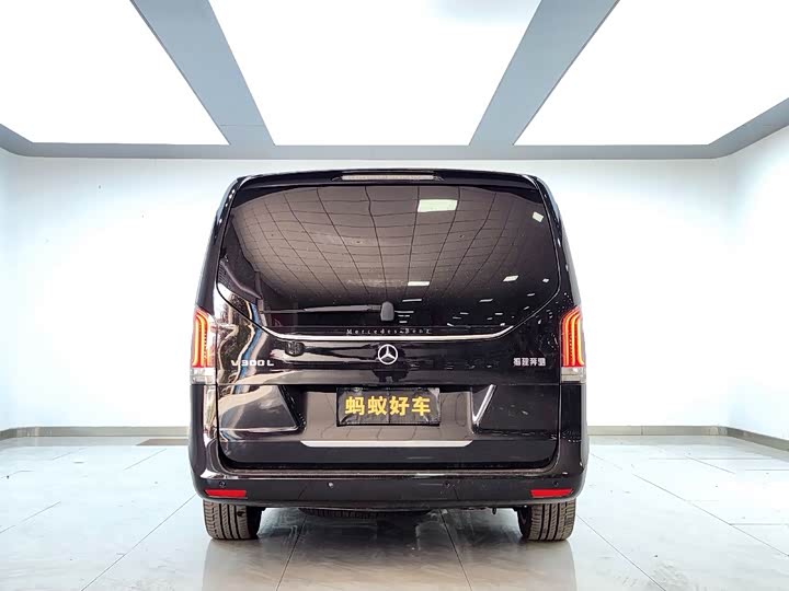 Mercedes-Benz V-Class 2024 2024款 V 300 L 长轴距尊贵版