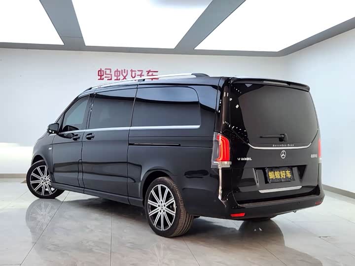 Mercedes-Benz V-Class 2024 2024款 V 300 L 长轴距尊贵版