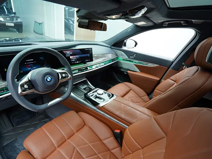 2023 BMW i7