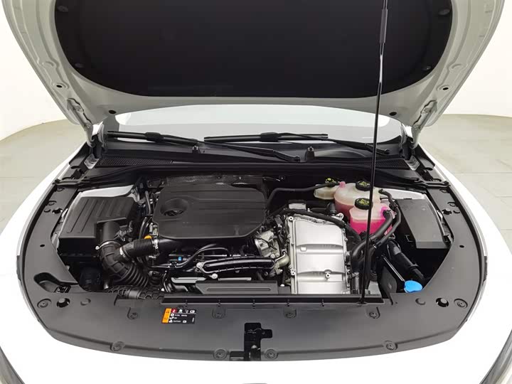 Roewe D7 2025 2025款 DMH 125km 世界冠军卓越版