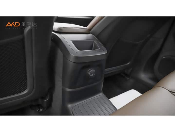 Volvo XC60 Hybrid 2025 2025款 插电式混动 长续航四驱智远豪华版