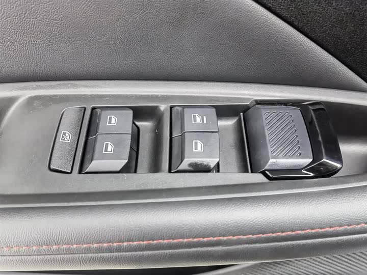 MG Motor 5 2025 2025款 300TGI 全球旗舰版