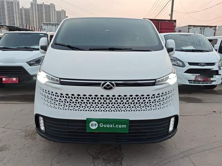 Maxus V70 2023 2023款 2.0T 精英版 自动长轴低顶 6/7座