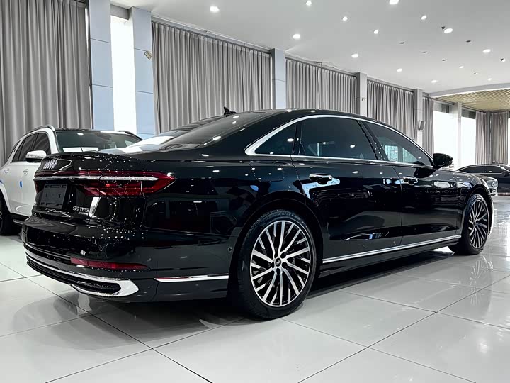 Audi A8 2025 2025款 A8L 55 TFSI quattro 旗舰型