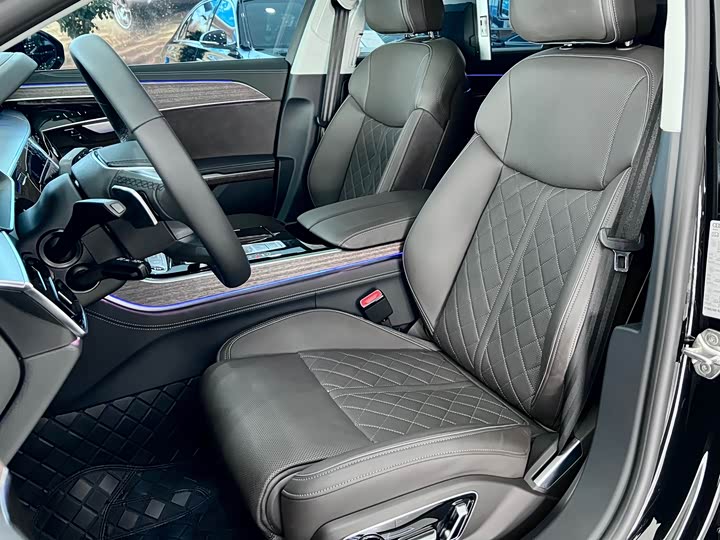 Audi A8 2025 2025款 A8L 55 TFSI quattro 旗舰型