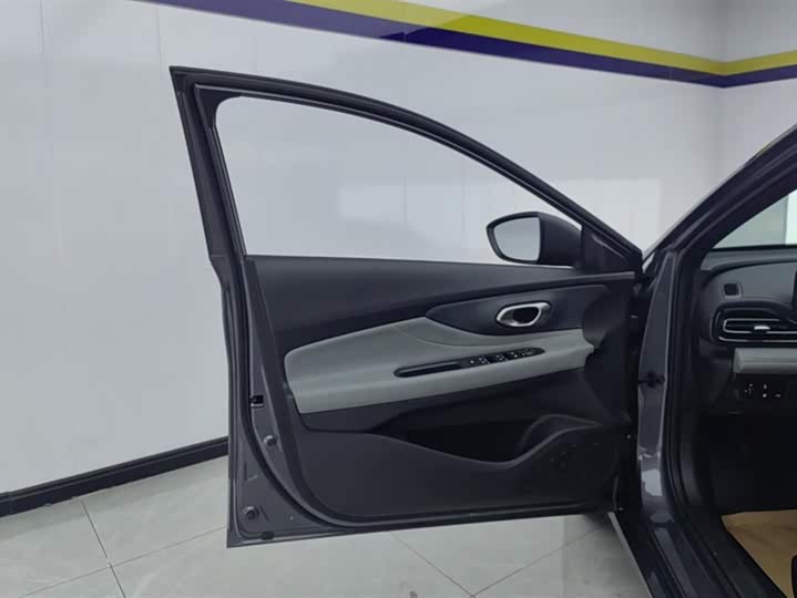 GAC Trumpchi Empow R 2023 2023款 影豹H 高能混动版