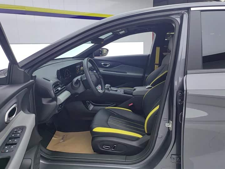 GAC Trumpchi Empow R 2023 2023款 影豹H 高能混动版