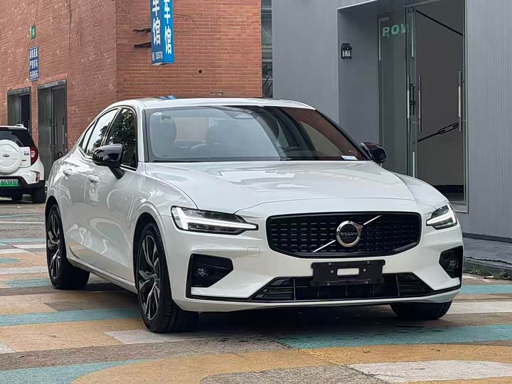 Volvo S60 2025 2025款 B5 智雅运动版