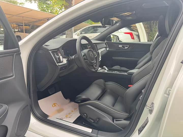 Volvo S60 2025 2025款 B5 智雅运动版