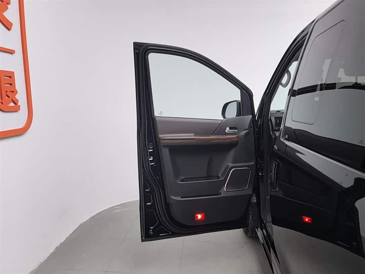 Dongfeng Forthing Lingzhi Plus 2021 2021款 2.0L 手动豪华型 7座