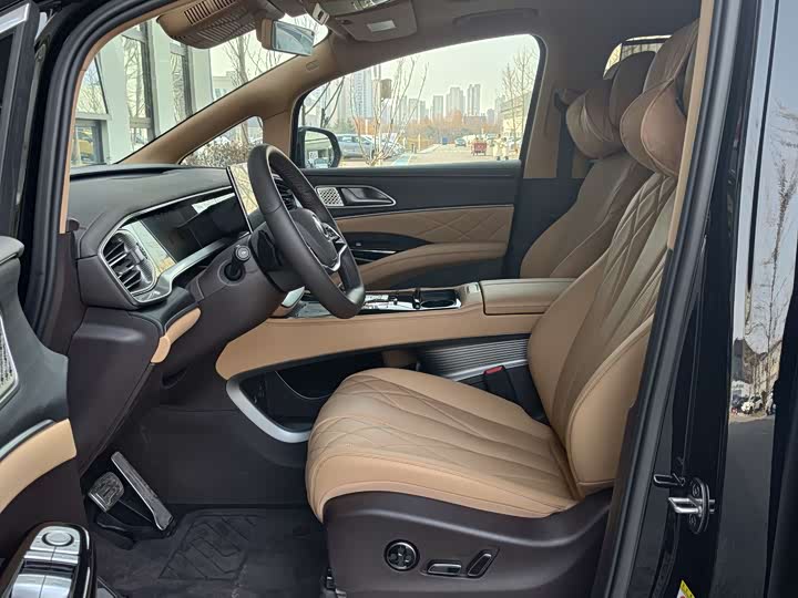 Denza D9 2025 2025款 DM-i 智驾版 1020 四驱旗舰型