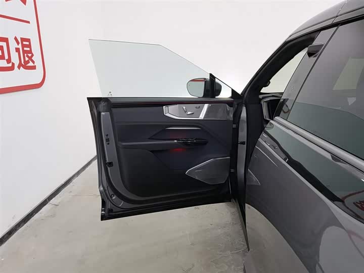 HiPhi Y 2023 2023款 765km 旗舰版