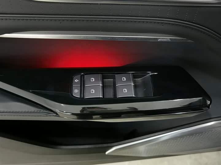 HiPhi Y 2023 2023款 765km 旗舰版