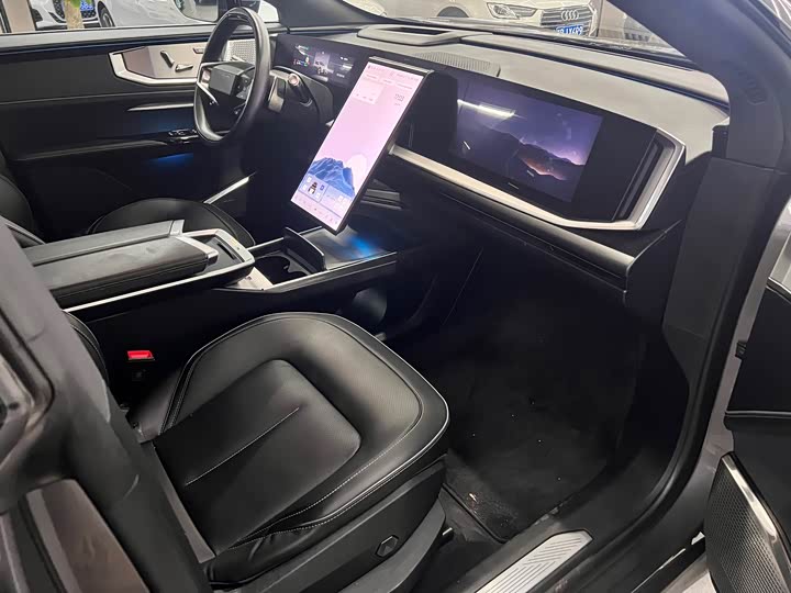 HiPhi Y 2023 2023款 560km 先锋版