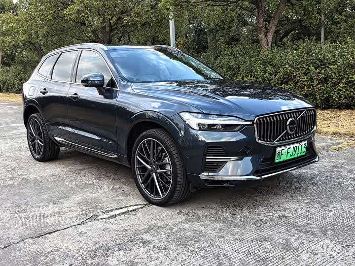 Volvo XC60 Hybrid 2025 2025款 插电式混动 长续航四驱智雅豪华版