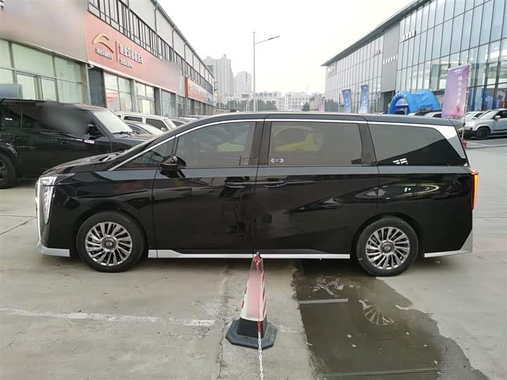 GAC Trumpchi M8 2024 2024款 宗师系列 400T 先锋版
