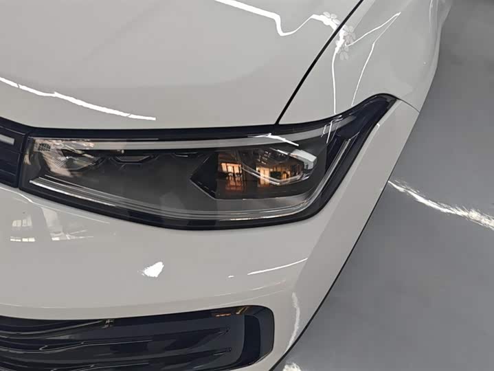 Volkswagen Tharu 2025 2025款 新锐 300TSI 锐享版