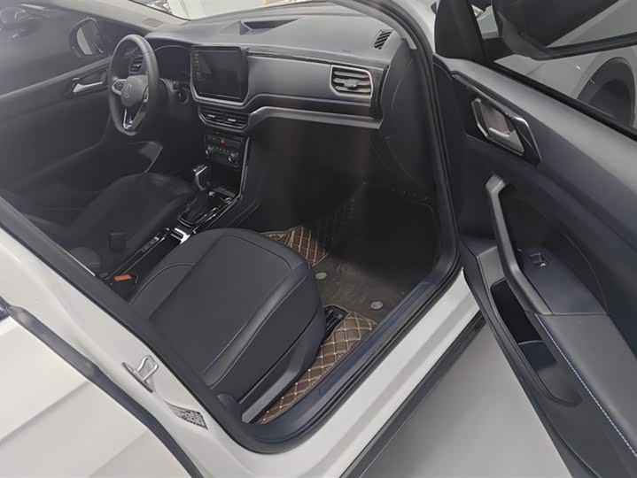 Volkswagen Tharu 2025 2025款 新锐 300TSI 锐享版