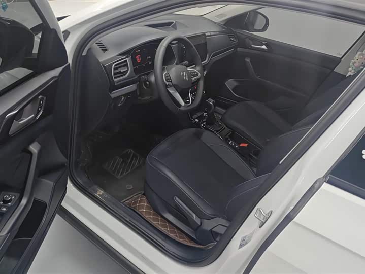 Volkswagen Tharu 2025 2025款 新锐 300TSI 锐享版